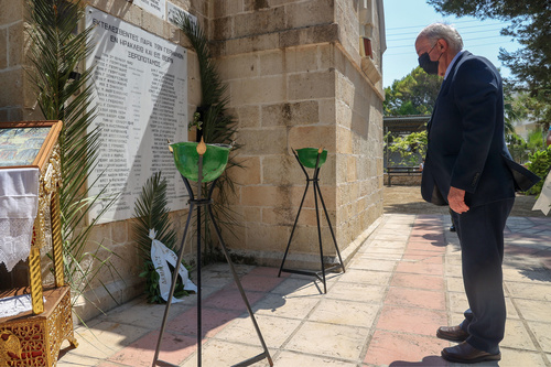 Τίμησαν την μνήμη των 62 Μαρτύρων – Δήμαρχος Ηρακλείου  Βασίλης Λαμπρινός: «Οι 62 Μάρτυρες εξακολουθούν να μας δείχνουν τον δρόμο της Ευθύνης, της Ελευθερίας, και της Τιμής. »