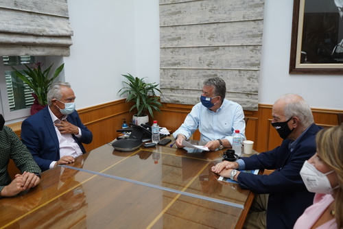 Ο Περιφερειάρχης Κρήτης υπέγραψε την ένταξη του έργου θωράκισης του προσήνεμου μόλου Λιμένα Ηρακλείου έμπροσθεν του φρουρίου Κούλε στο ΠΕΠ Κρήτης με προϋπολογισμό 1,4 εκ. ευρώ