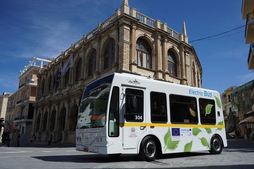 Τα mini bus επιλέγουν για τις δωρεάν μετακινήσεις τους οι δημότες Ηρακλείου