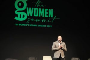 Ο Δήμαρχος Πειραιά  Γιάννης Μώραλης στο 1o  Συνέδριο Γυναικείου Αθλητισμού  Gwomen Sports Summit