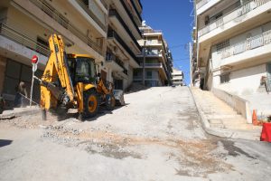 Αυτοψία Δημάρχου  Γιάννη Μώραλη σε δρόμους που ανακατασκευάζονται από τον Δήμο Πειραιά